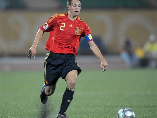 Cesar Azpilicueta (Lille – 25 triệu bảng): Ngôi sao người Tây Ban Nha hiện đang là một trong những hậu vệ cánh phải hay nhất châu Âu.